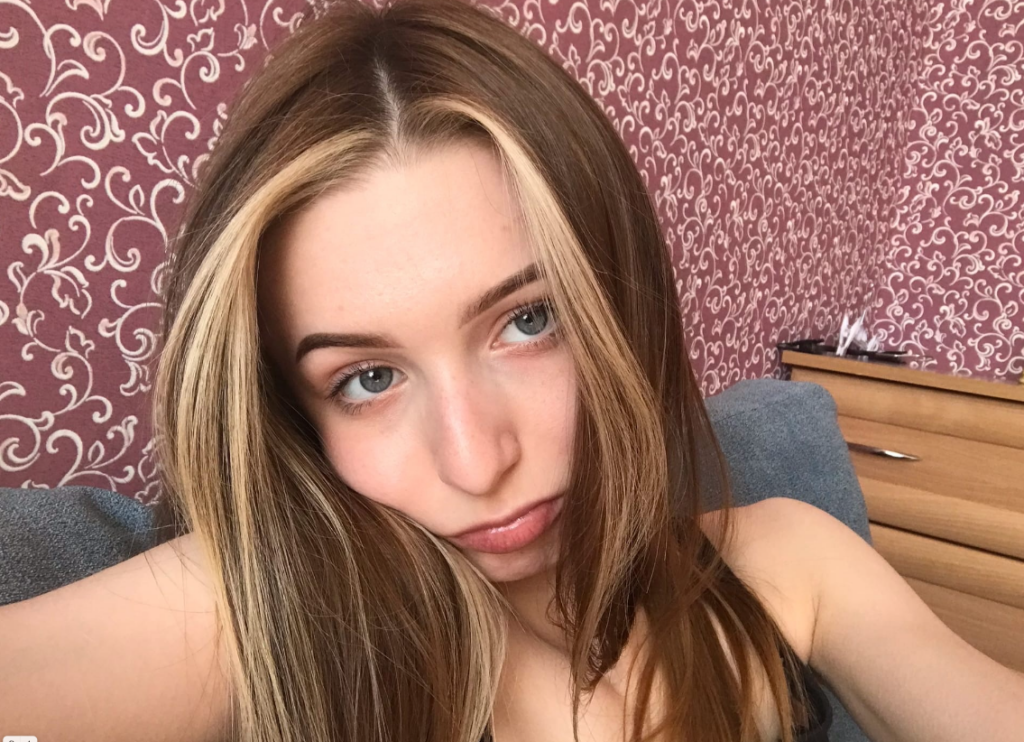 Худенькая студентка от подписчика — сливы тг CandyXXX